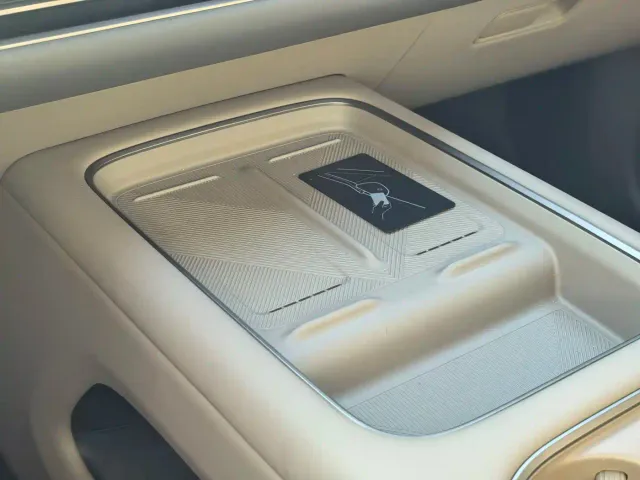 Li Auto i6 — Фото автомобиля 11