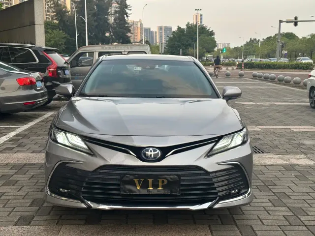 Toyota Camry — Фото автомобиля 2
