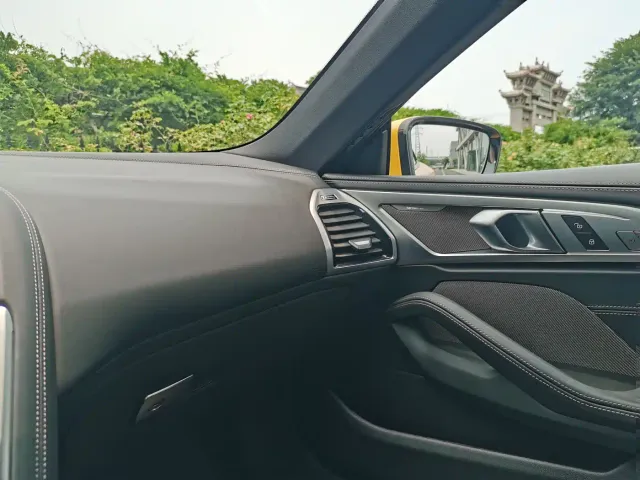 BMW 8 Series — Фото автомобиля 25