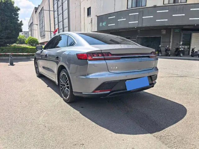 BYD Han — Фото автомобиля 11