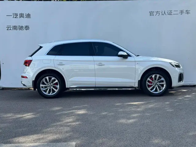 Audi Q5L — Фото автомобиля 2