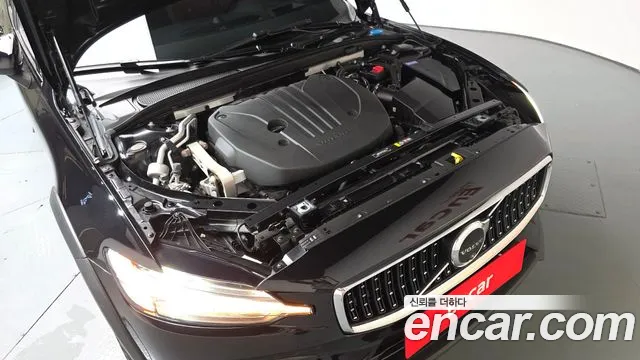 Вольво V60 V60 Cross Country 2 поколение B5 Ultimate AWD — Фото автомобиля 5