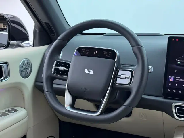 Li Auto L6 — Фото автомобиля 4