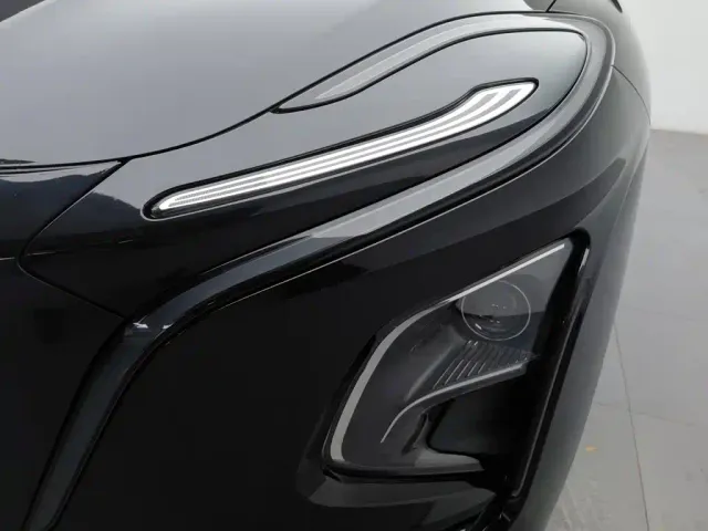 Hongqi E-QM5 — Фото автомобиля 7
