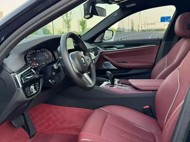 BMW 5 Series — Фото автомобиля 4