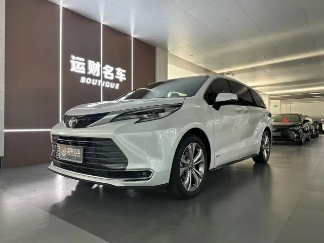 Фотография автомобиля — Toyota Sienna