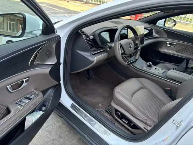 BYD Han — Фото автомобиля 15