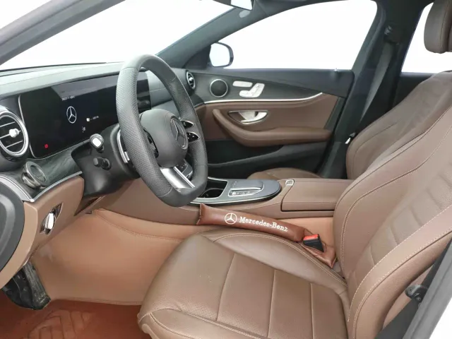 Mercedes-Benz E-Class — Фото автомобиля 4