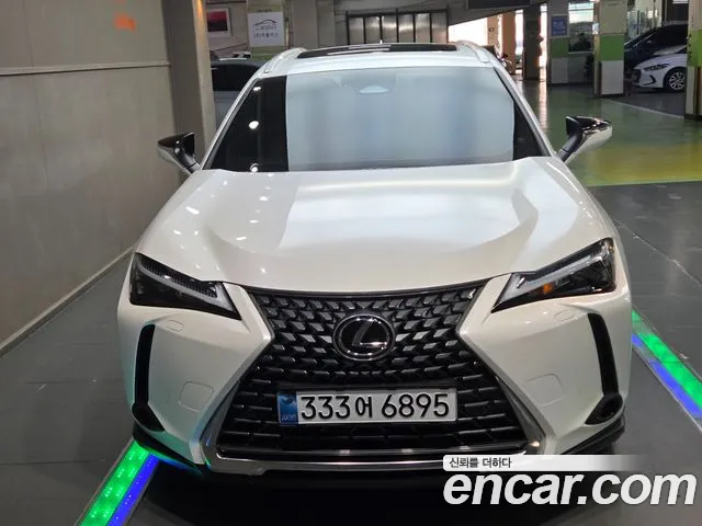 Lexus UX UX300h — Фото автомобиля 2