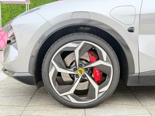 Lotus Eletre — Фото автомобиля 8