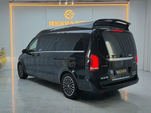 Mercedes-Benz V-Class — Фото автомобиля 18
