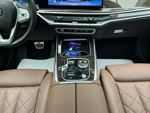 BMW X7 — Фото автомобиля 14