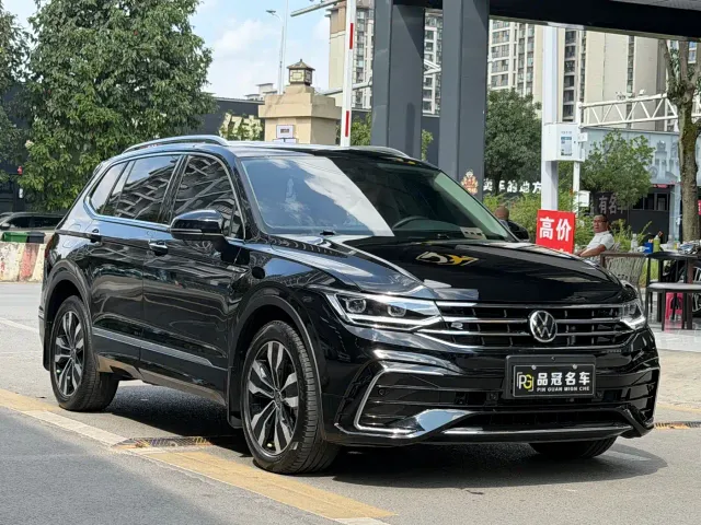 Volkswagen Tiguan L — Фото автомобиля 3