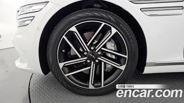 Genesis G80 RG3 — Фото автомобиля 5