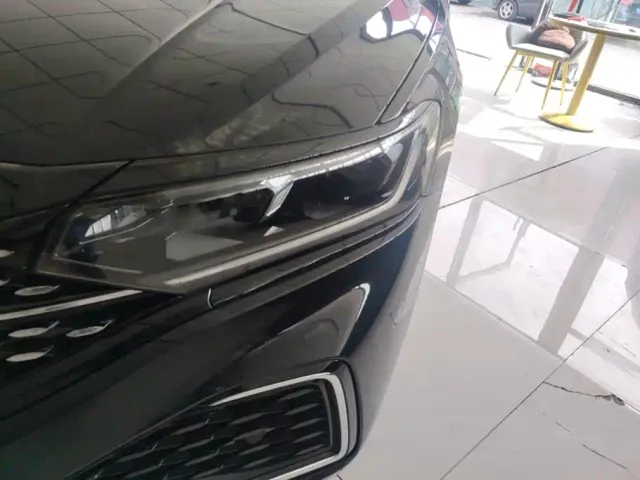 Volkswagen Passat — Фото автомобиля 5