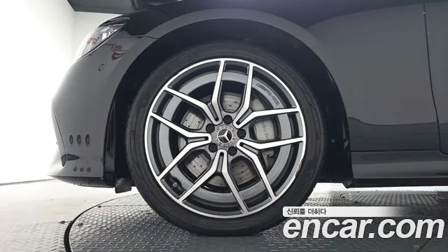 Mercedes-Benz E-Class — Фото автомобиля 5