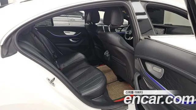 Mercedes-Benz CLS-Class — Фото автомобиля 12