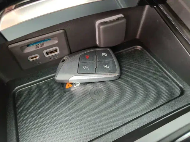 Buick Envision Plus — Фото автомобиля 8