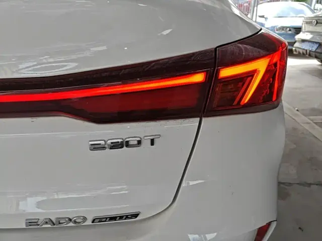 Changan Eado — Фото автомобиля 7
