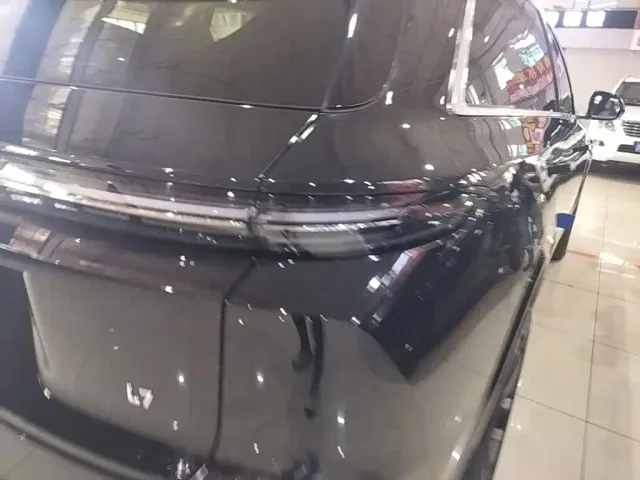 Li Auto L7 — Фото автомобиля 7