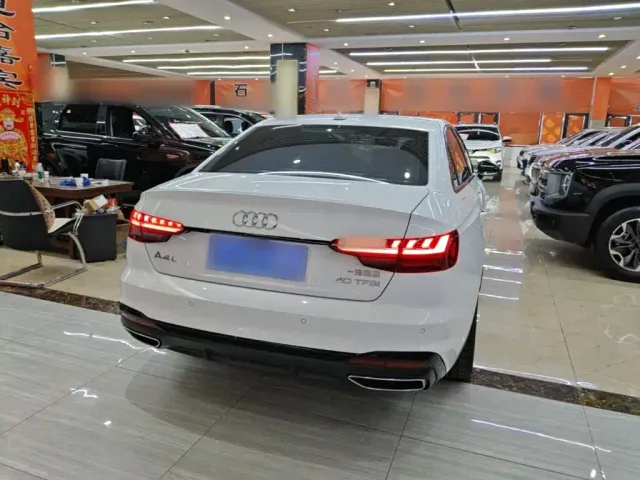 Audi A4L — Фото автомобиля 6