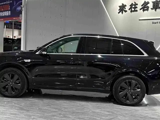 Li Auto L6 — Фото автомобиля 6