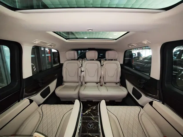 Mercedes-Benz V-Class — Фото автомобиля 11