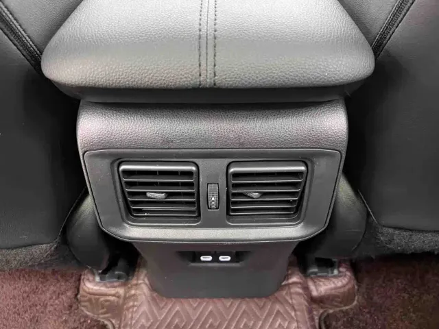 Toyota Wildlander — Фото автомобиля 14