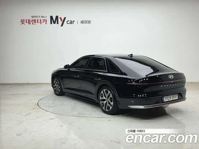 Hyundai Grandeur Grandeur (GN7) 2.5 Бензин 2WD — Фото автомобиля 3