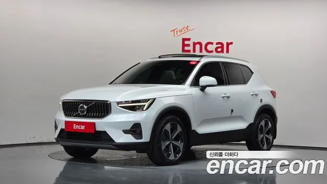Фотография автомобиля — Volvo XC40