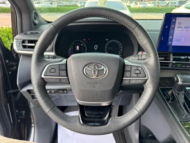Toyota Granvia — Фото автомобиля 13