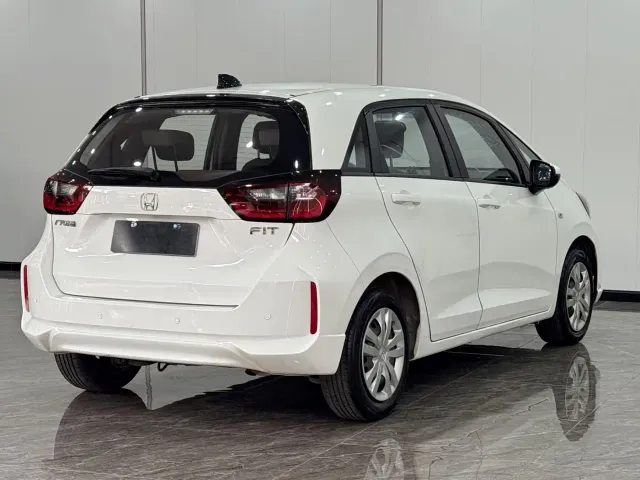 Honda Fit — Фото автомобиля 6