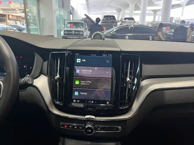 Volvo XC60 — Фото автомобиля 20