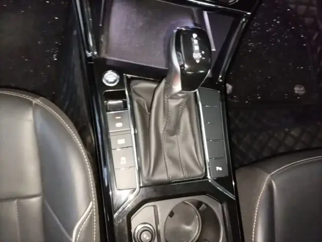 Volkswagen Passat — Фото автомобиля 13