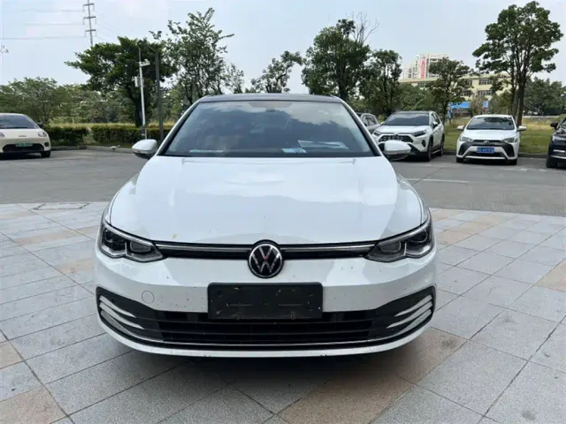 Volkswagen Golf — Фото автомобиля 2