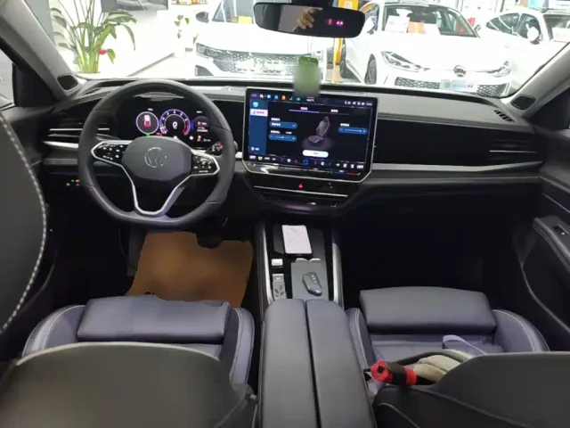 Volkswagen Passat — Фото автомобиля 9