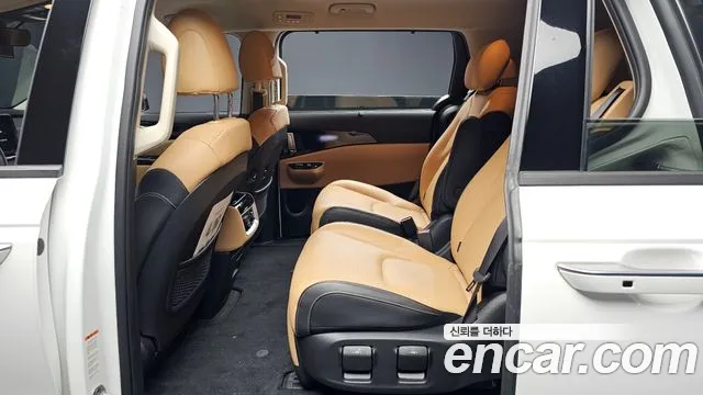 Kia Carnival 4th Gen — Фото автомобиля 16