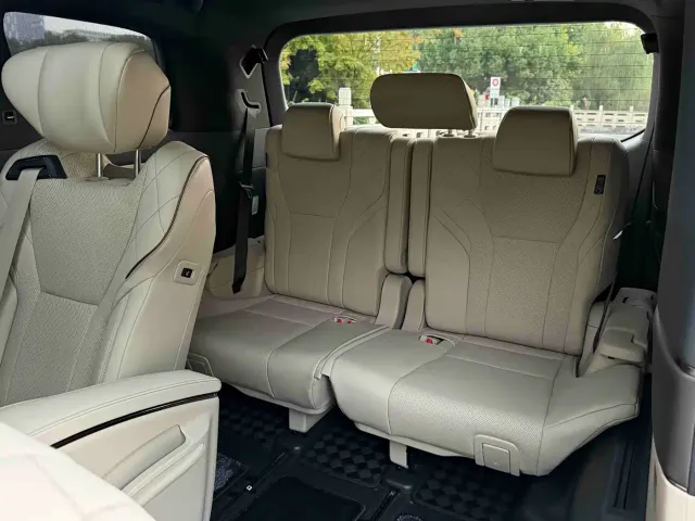 Toyota Vellfire — Фото автомобиля 23