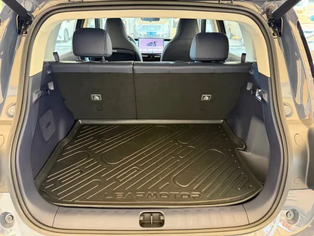 Leapmotor A10 — Фото автомобиля 14