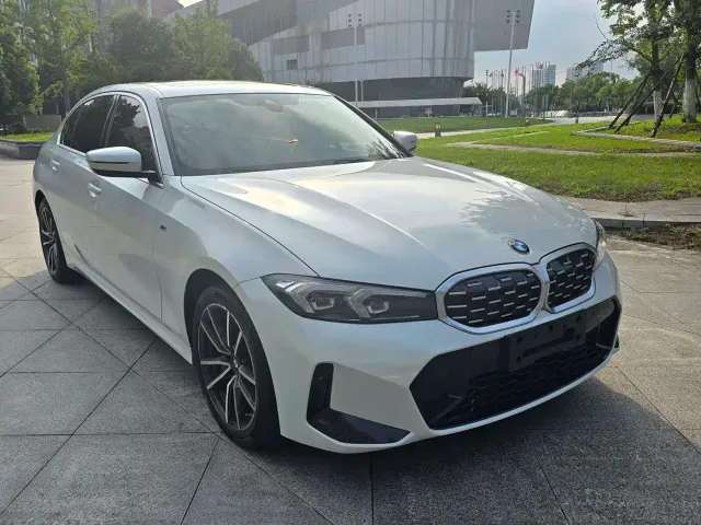 BMW 3 Series — Фото автомобиля 3