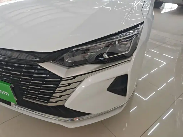 Dongfeng Yixuan MAX — Фото автомобиля 23