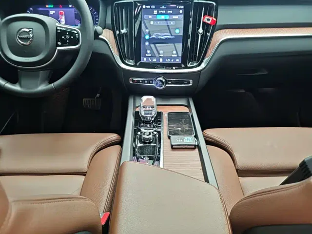 Volvo S60 — Фото автомобиля 13