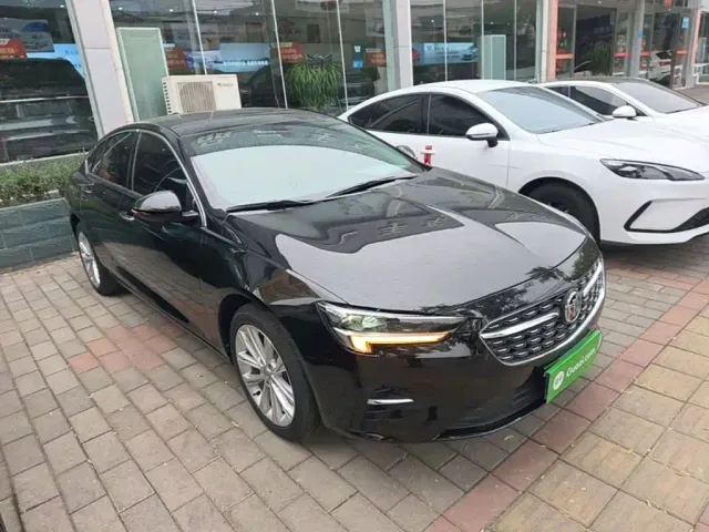 Buick Regal — Фото автомобиля 3