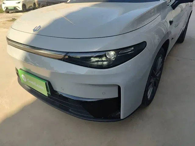 Leapmotor C10 — Фото автомобиля 23