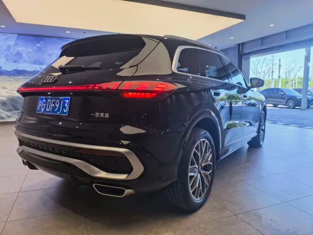 Audi Q5L — Фото автомобиля 7