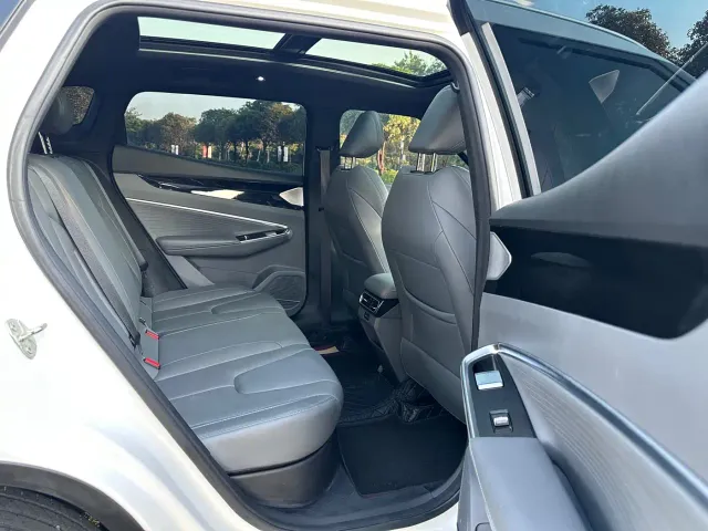 Geely Boyue — Фото автомобиля 13