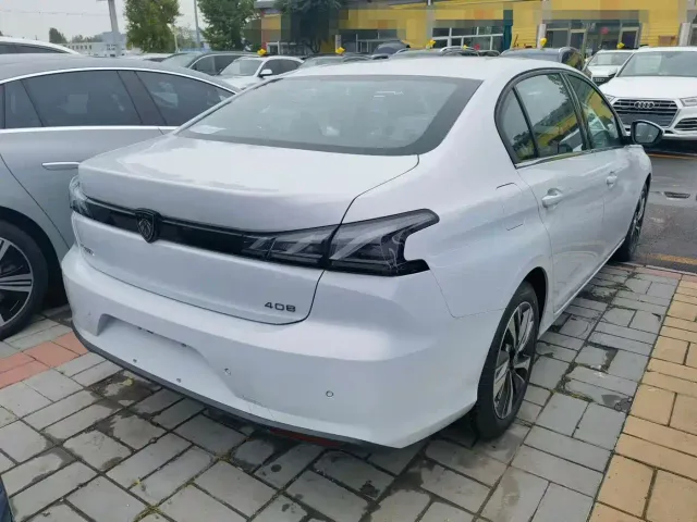 Peugeot 408 — Фото автомобиля 9