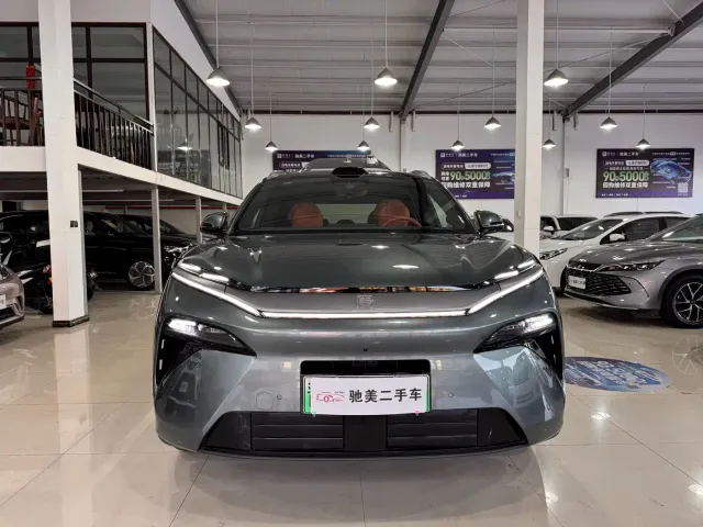 BYD Tang L — Фото автомобиля 2