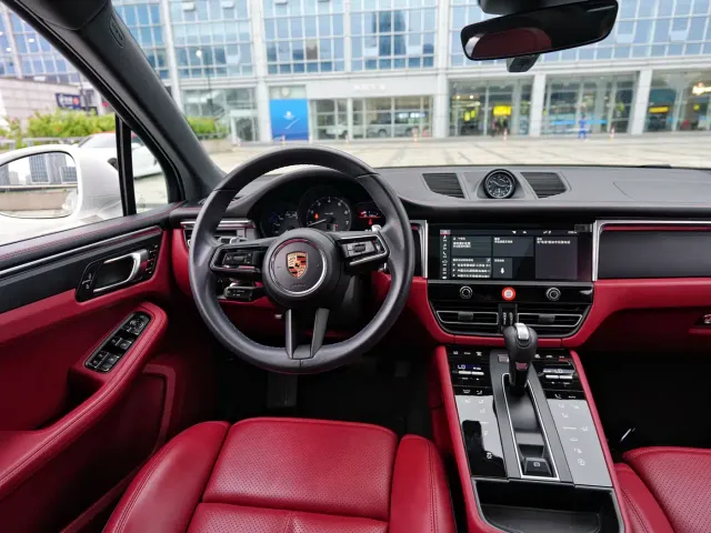 Porsche Macan — Фото автомобиля 11