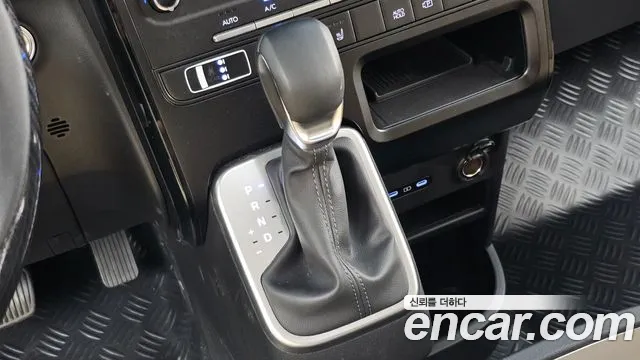 Hyundai Staria New — Фото автомобиля 12